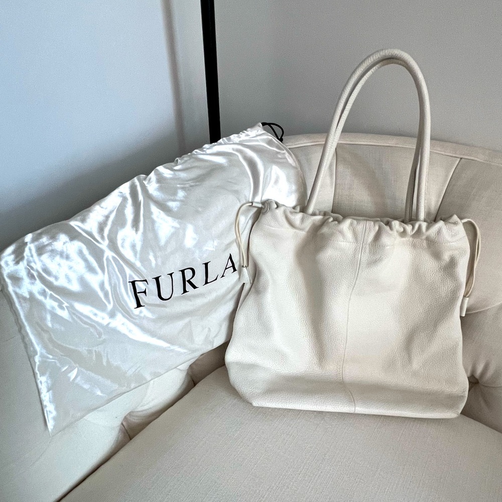 Furla • Large Leather Shoulder Bag w/ Dust Bag • Cream